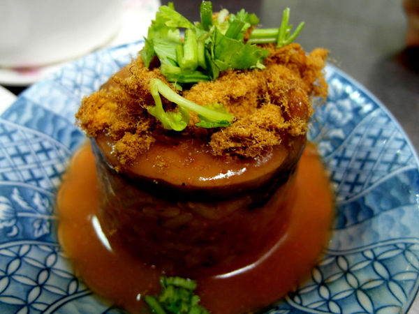 盛記臭豆腐:邀約【六張犁】盛記臭豆腐。名不虛傳的脆皮臭豆腐