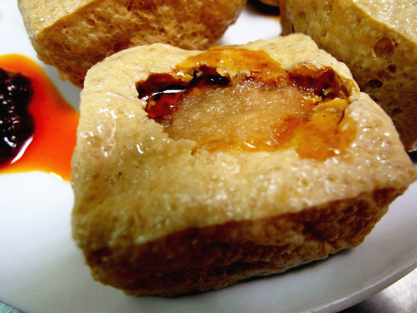 盛記臭豆腐:邀約【六張犁】盛記臭豆腐。名不虛傳的脆皮臭豆腐