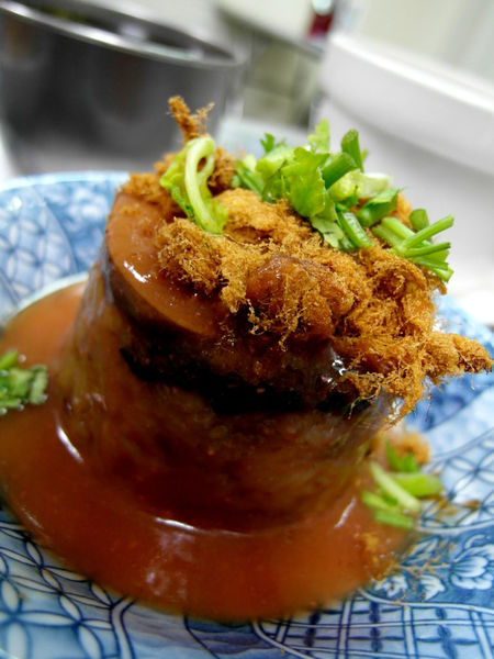 盛記臭豆腐:邀約【六張犁】盛記臭豆腐。名不虛傳的脆皮臭豆腐