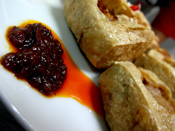 盛記臭豆腐:邀約【六張犁】盛記臭豆腐。名不虛傳的脆皮臭豆腐