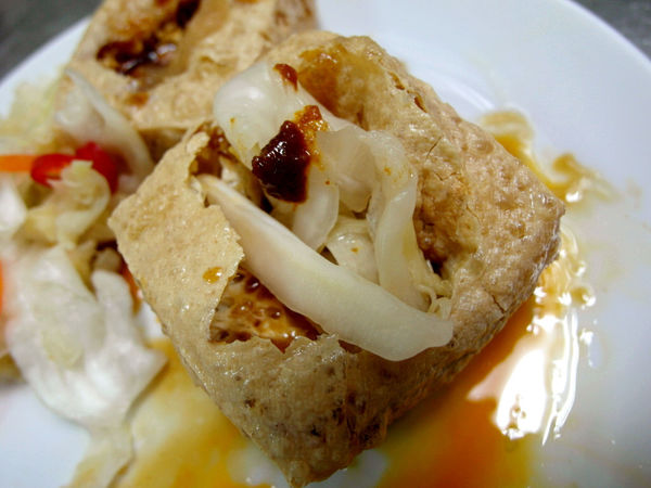 盛記臭豆腐:邀約【六張犁】盛記臭豆腐。名不虛傳的脆皮臭豆腐