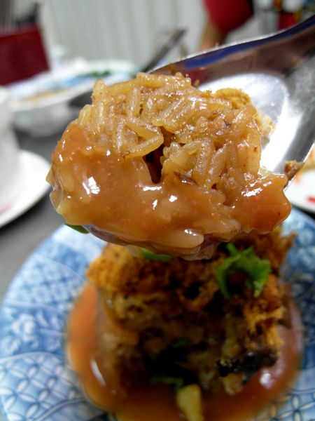 盛記臭豆腐:邀約【六張犁】盛記臭豆腐。名不虛傳的脆皮臭豆腐