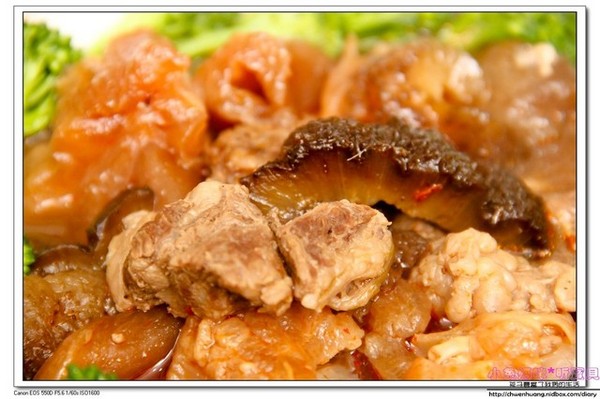 海味街年菜:【宅配年菜推薦】☼老協珍海味街年菜 ☼烏參牛腩煲、無錫子排、櫻花蝦米糕平價美味年菜,加熱就能吃,非常方便♥♥