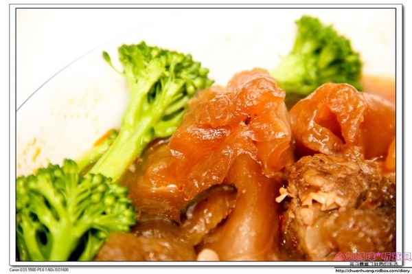 海味街年菜:【宅配年菜推薦】☼老協珍海味街年菜 ☼烏參牛腩煲、無錫子排、櫻花蝦米糕平價美味年菜,加熱就能吃,非常方便♥♥