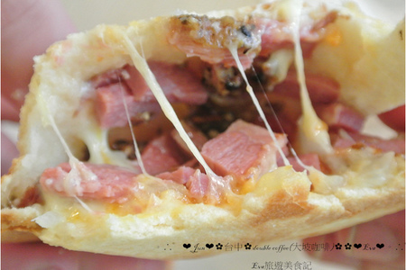 Double Coffee 大坡咖啡屋：【食記】oO。o○。台中　大屯區　Double Coffee 大坡咖啡屋　大亨堡縮小版，雞蛋糕裡包小香腸，新吃法！oO。o○。　