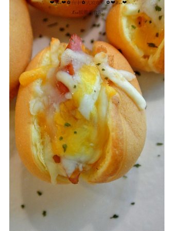 Double Coffee 大坡咖啡屋：【食記】oO。o○。台中　大屯區　Double Coffee 大坡咖啡屋　大亨堡縮小版，雞蛋糕裡包小香腸，新吃法！oO。o○。　