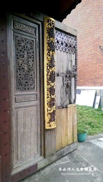 冬山河人文會館:【宜蘭冬山河/住宿推薦】古董傢俱古色古香,幽雅閑靜渡假好地方 ✿✿ 冬山河人文會館民宿 ✿✿ (附早餐, 停車場)