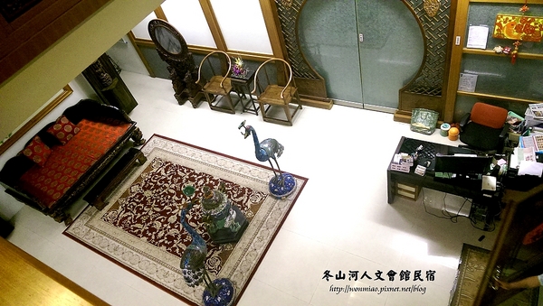 冬山河人文會館:【宜蘭冬山河/住宿推薦】古董傢俱古色古香,幽雅閑靜渡假好地方 ✿✿ 冬山河人文會館民宿 ✿✿ (附早餐, 停車場)