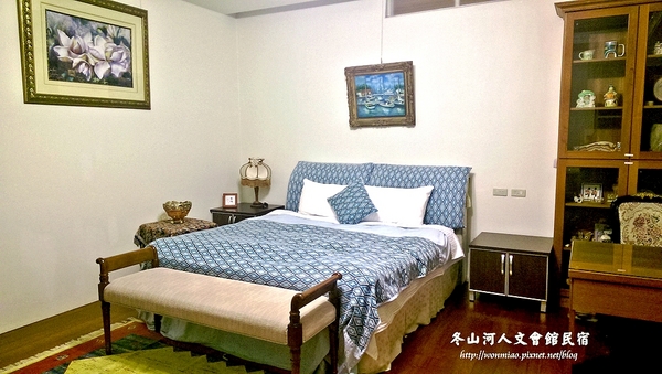 冬山河人文會館:【宜蘭冬山河/住宿推薦】古董傢俱古色古香,幽雅閑靜渡假好地方 ✿✿ 冬山河人文會館民宿 ✿✿ (附早餐, 停車場)