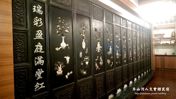 冬山河人文會館:【宜蘭冬山河/住宿推薦】古董傢俱古色古香,幽雅閑靜渡假好地方 ✿✿ 冬山河人文會館民宿 ✿✿ (附早餐, 停車場)