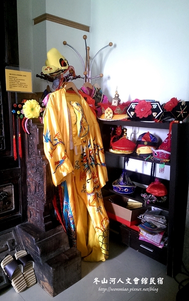 冬山河人文會館:【宜蘭冬山河/住宿推薦】古董傢俱古色古香,幽雅閑靜渡假好地方 ✿✿ 冬山河人文會館民宿 ✿✿ (附早餐, 停車場)