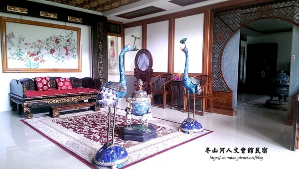 冬山河人文會館:【宜蘭冬山河/住宿推薦】古董傢俱古色古香,幽雅閑靜渡假好地方 ✿✿ 冬山河人文會館民宿 ✿✿ (附早餐, 停車場)
