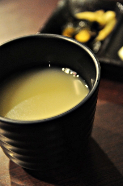 御佃丸手作煮物：【高雄】河堤社區旁的龍貓fu黑輪攤．御佃丸．桑尼瘦不了