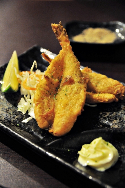 御佃丸手作煮物：【高雄】河堤社區旁的龍貓fu黑輪攤．御佃丸．桑尼瘦不了