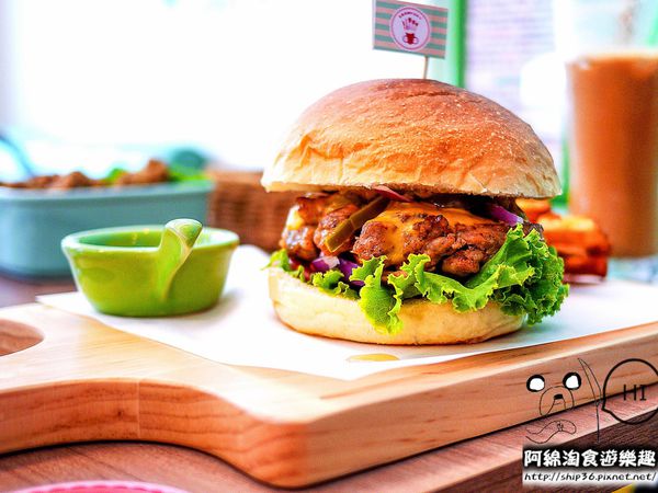 【桃園早午餐】小咩手作輕食廚房-女孩最愛!!色彩繽紛可愛小店.早午餐/漢堡/甜點/咖啡