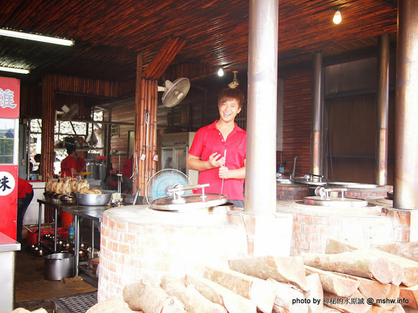 阿東窯烤雞(竹東店):【食記】新竹阿東窯烤雞@芎林 : 竹東也有好吃的台灣古早味,汁爆多的風城放山雞!