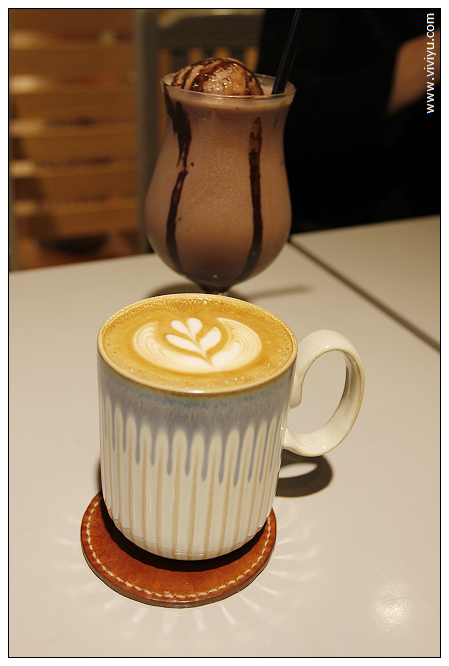 The Lobby of Simple Kaffa 咖啡館