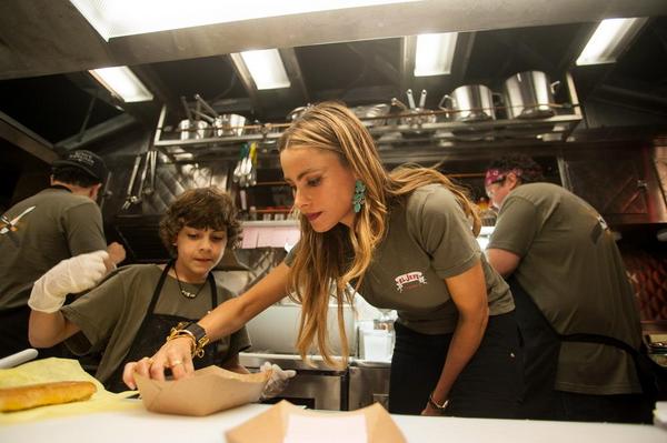 五星主廚快餐車(CHEF)：五星主廚快餐車~看完電影我跑去夜市吃牛雜了