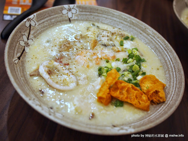 粥遊天下-美村總店(美村總店)：【食記】台中粥遊天下之老鄧粥品@西區草悟道 : 料多實在又健康的新鮮粥品!這…你叫其他店麼活？!