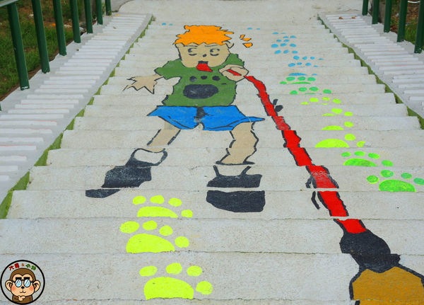 蘆洲環河大道(永樂街口)彩繪狗階梯：作伙來企投【新北三重蘆洲･永福一家人 V.S 彩繪狗階梯】夯景點打卡去