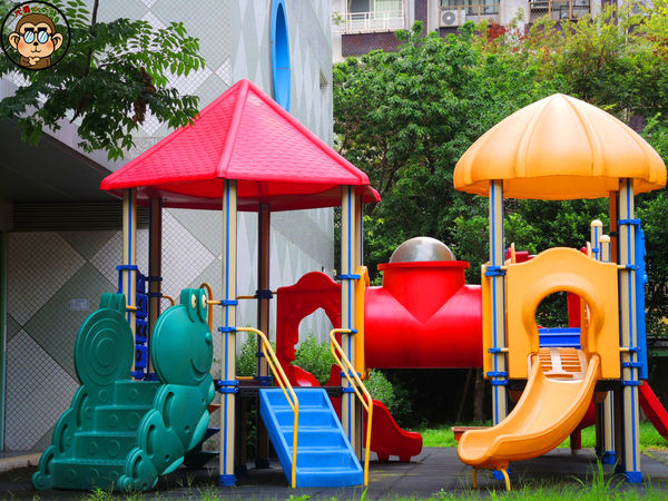 蘆洲環河大道(永樂街口)彩繪狗階梯：作伙來企投【新北三重蘆洲･永福一家人 V.S 彩繪狗階梯】夯景點打卡去