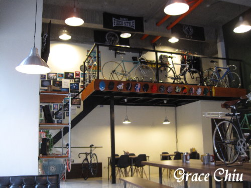 NEST BURGER．BIKE．BRUNCH：NEST  BURGER．BIKE．BRUNCH  ＜美式漢堡 in 艋舺＞