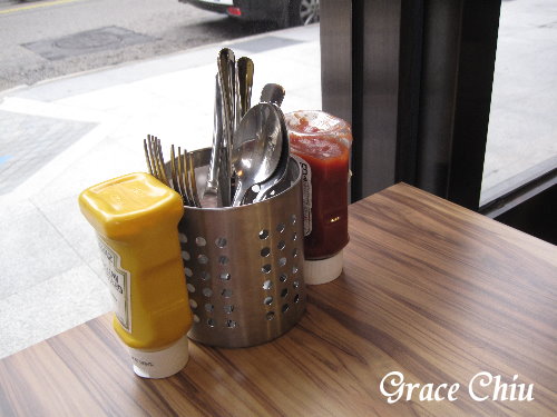 NEST BURGER．BIKE．BRUNCH：NEST  BURGER．BIKE．BRUNCH  ＜美式漢堡 in 艋舺＞