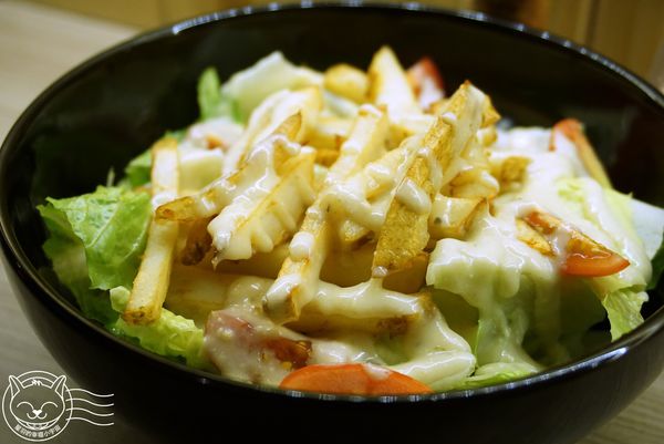 桐 日式燒烤居酒屋 KILI yakitori:【星羽愛美食-台中】7年級小帥哥經營居酒屋,烤肉炸物樣樣精彩,超適合小酌一杯~桐-日式燒烤(KILI yakitori)。