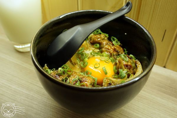 桐 日式燒烤居酒屋 KILI yakitori:【星羽愛美食-台中】7年級小帥哥經營居酒屋,烤肉炸物樣樣精彩,超適合小酌一杯~桐-日式燒烤(KILI yakitori)。