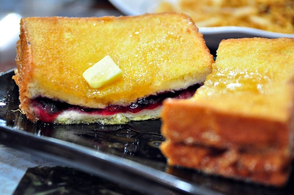 亨運香港茶餐廳:【高雄】食神也發飆.亨運香港茶餐廳.桑尼瘦不了