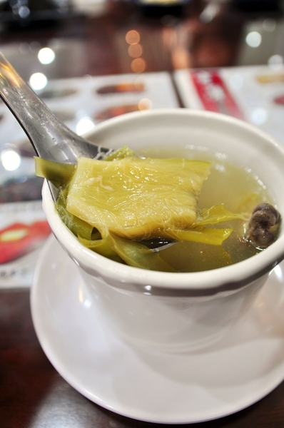 亨運香港茶餐廳:【高雄】食神也發飆.亨運香港茶餐廳.桑尼瘦不了