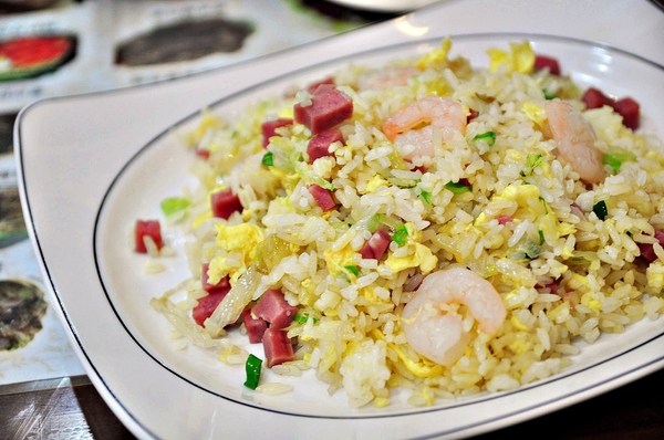 亨運香港茶餐廳:【高雄】食神也發飆.亨運香港茶餐廳.桑尼瘦不了