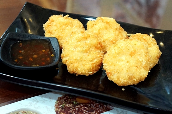 亨運香港茶餐廳:高雄【亨運香港茶餐廳】吃了絕對再訪的茶餐廳 推薦干炒牛肉河粉 原汁柱侯牛腩