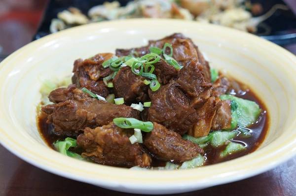 亨運香港茶餐廳:高雄【亨運香港茶餐廳】吃了絕對再訪的茶餐廳 推薦干炒牛肉河粉 原汁柱侯牛腩