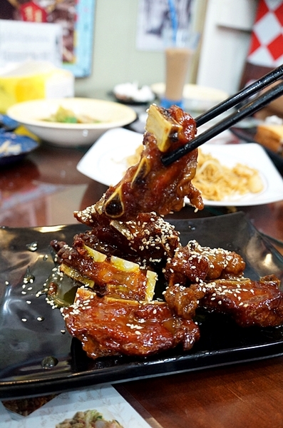 亨運香港茶餐廳:高雄【亨運香港茶餐廳】吃了絕對再訪的茶餐廳 推薦干炒牛肉河粉 原汁柱侯牛腩