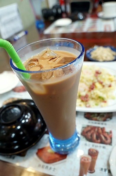 亨運香港茶餐廳:高雄【亨運香港茶餐廳】吃了絕對再訪的茶餐廳 推薦干炒牛肉河粉 原汁柱侯牛腩