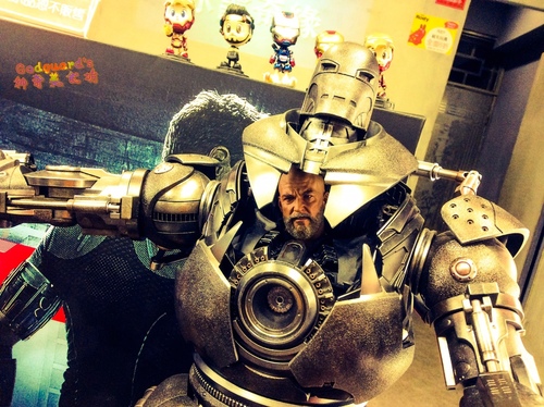 Beast Kingdom(台中逢甲店)：(旅遊)[逢甲夜市]台中巧遇Captain America、逼真模型超吸睛~Beast Kingdom