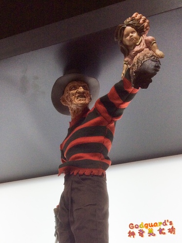 Beast Kingdom(台中逢甲店)：(旅遊)[逢甲夜市]台中巧遇Captain America、逼真模型超吸睛~Beast Kingdom