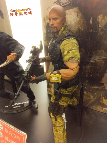 Beast Kingdom(台中逢甲店)：(旅遊)[逢甲夜市]台中巧遇Captain America、逼真模型超吸睛~Beast Kingdom