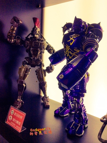 Beast Kingdom(台中逢甲店)：(旅遊)[逢甲夜市]台中巧遇Captain America、逼真模型超吸睛~Beast Kingdom