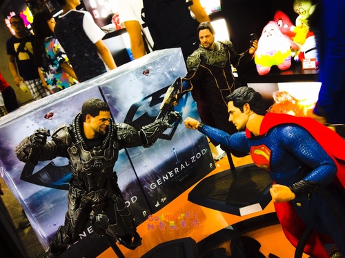 Beast Kingdom(台中逢甲店)：(旅遊)[逢甲夜市]台中巧遇Captain America、逼真模型超吸睛~Beast Kingdom