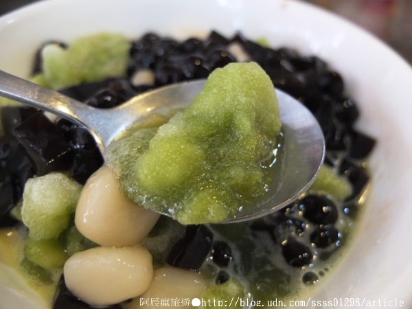 鹿草冰店(鹿仔草冰店):【美食特搜。高雄三民區】鹿仔草冰店。古早味鄉下傳統水冰 清新脫俗的消暑感受