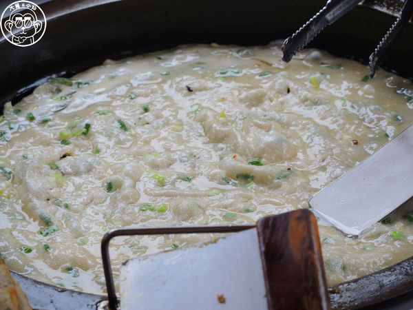 陳記蔥油餅:呷飽祙【新北三重・陳記蔥油餅】排隊銷魂蔥油餅
