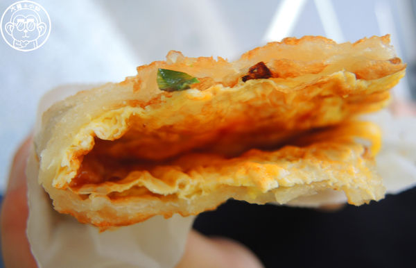 陳記蔥油餅:呷飽祙【新北三重・陳記蔥油餅】排隊銷魂蔥油餅