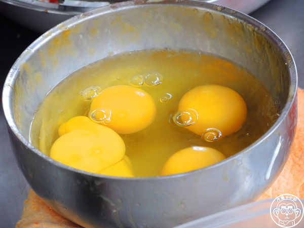 陳記蔥油餅:呷飽祙【新北三重・陳記蔥油餅】排隊銷魂蔥油餅