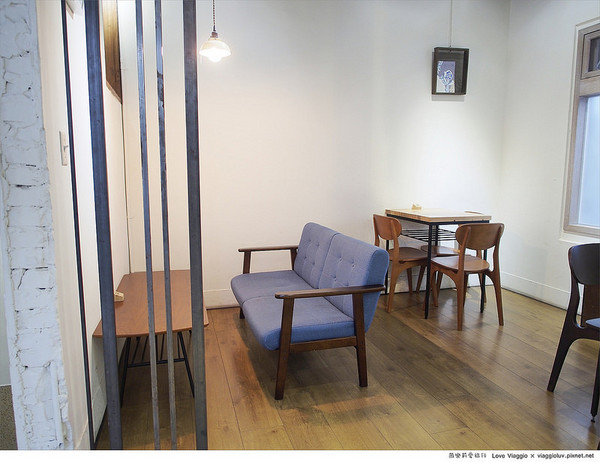 田樂三店 學院店：【台中 Taichung】田樂學院店 舊公寓改造餐廳之創意漢堡料理 For farm