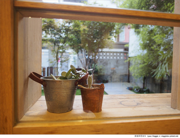 田樂三店 學院店：【台中 Taichung】田樂學院店 舊公寓改造餐廳之創意漢堡料理 For farm