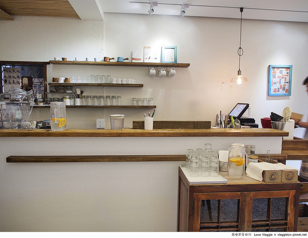 田樂三店 學院店：【台中 Taichung】田樂學院店 舊公寓改造餐廳之創意漢堡料理 For farm