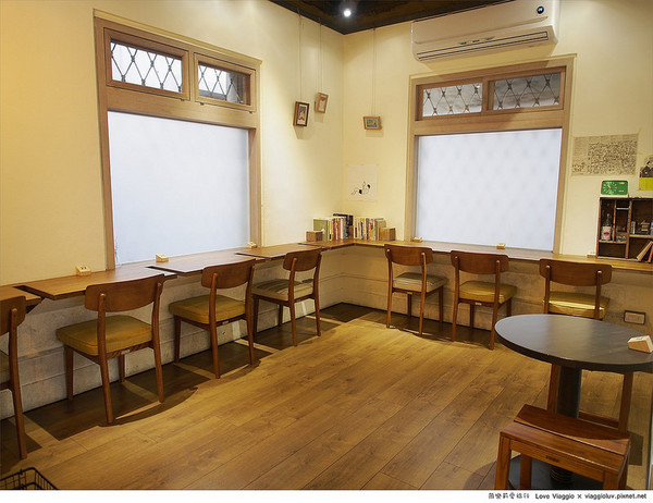 田樂三店 學院店：【台中 Taichung】田樂學院店 舊公寓改造餐廳之創意漢堡料理 For farm