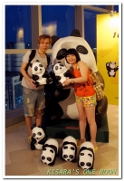 Let's SOGO! 黑白雙熊公益認養特展(台北SOGO場)：日式庭園裡的胖達大軍──1600貓熊世界之旅@SOGO